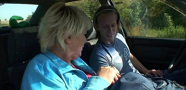  Blonde grandma getting doggy-fucked roadside